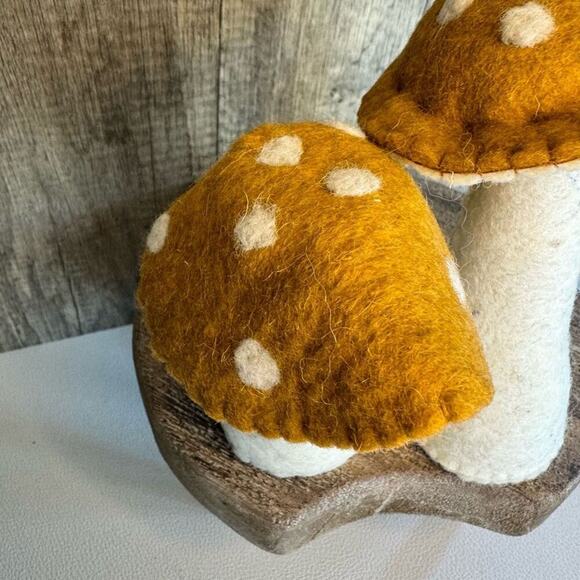 Rustic Toadstool Mushrooms Felt Critter Set Boho Decor FAST SHIP NEW - Picture 3 of 7